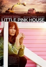 Розовый домик — Little Pink House (2017)